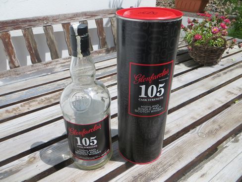 Leere Whisky Flasche Tube