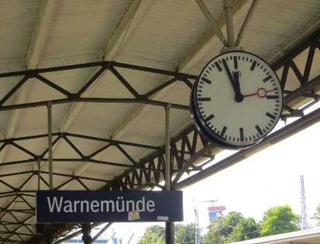 Ankunft am Bahnhof von Warnemünde