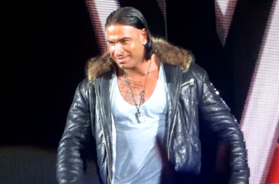 Tim Wiese mit Pelzkragen Jacke