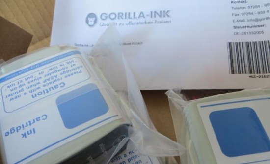 Päckchen mit Druckerpatronen von Gorilla Ink