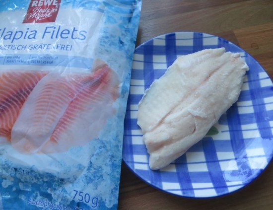 Tilapia , das praktisch Grätenfreie Fisch Filet bei Rewe in Kühlregal