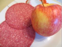 Apfel oder Salami - Was hat mehr Vitamin C